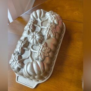 William Sonoma, Nordic ware, pumpkin loaf pan